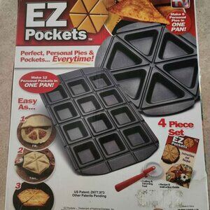 New in Box EZ Pockets Pan set